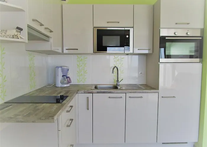 Cosy Avec Balcon Face A La - - Fr-1-197-275 Apartmán